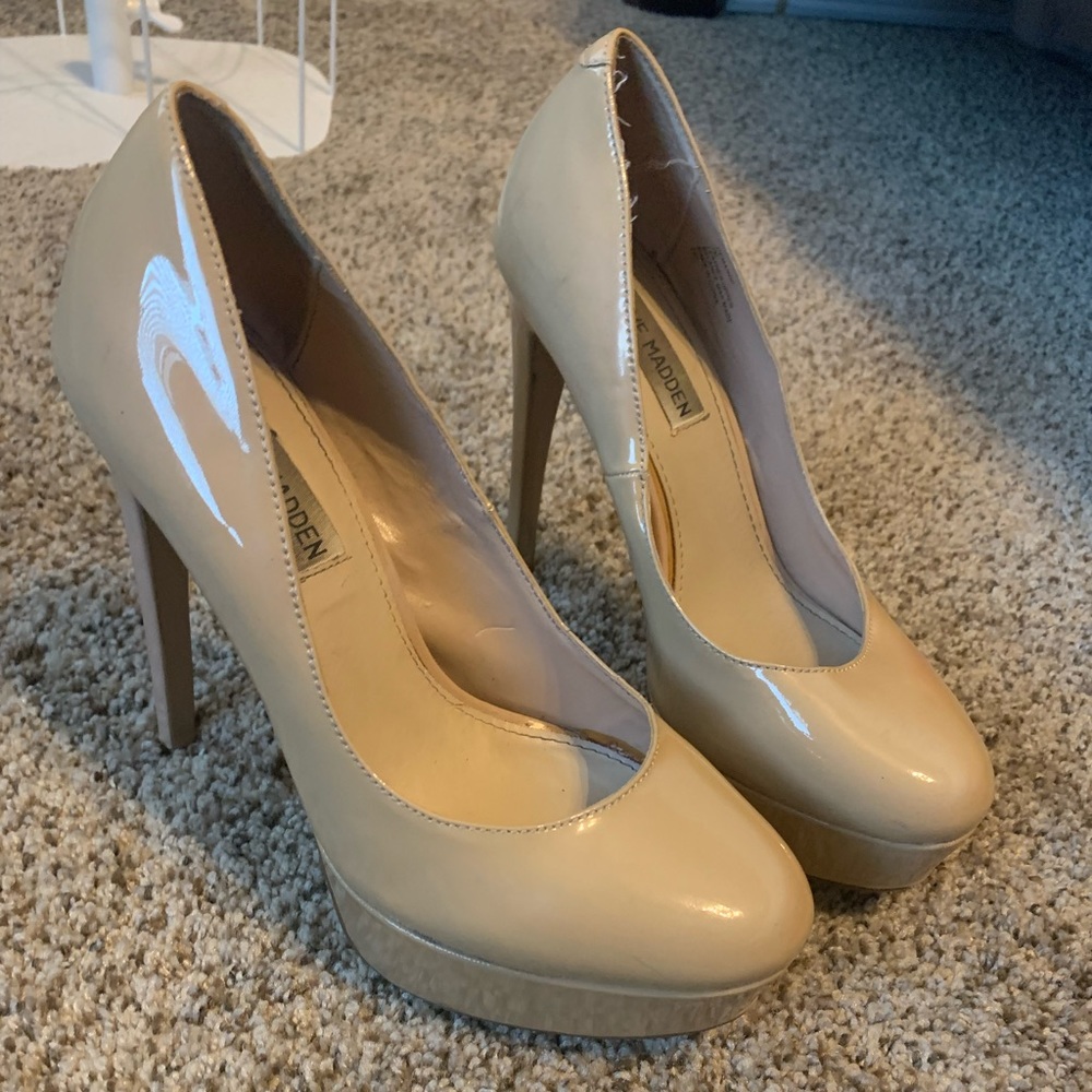 Steve Madden platform pumps
